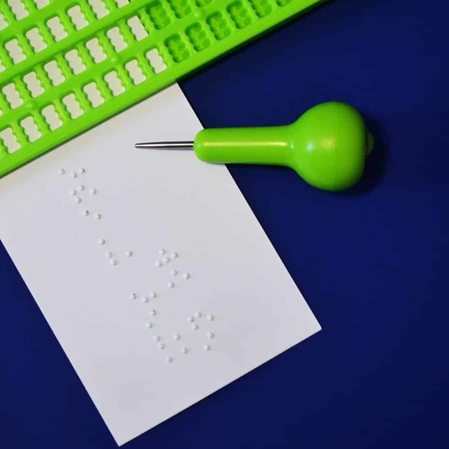 Poinçon et tablette