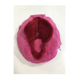 Image d'une vulve en peluche des couseries de Mélo
