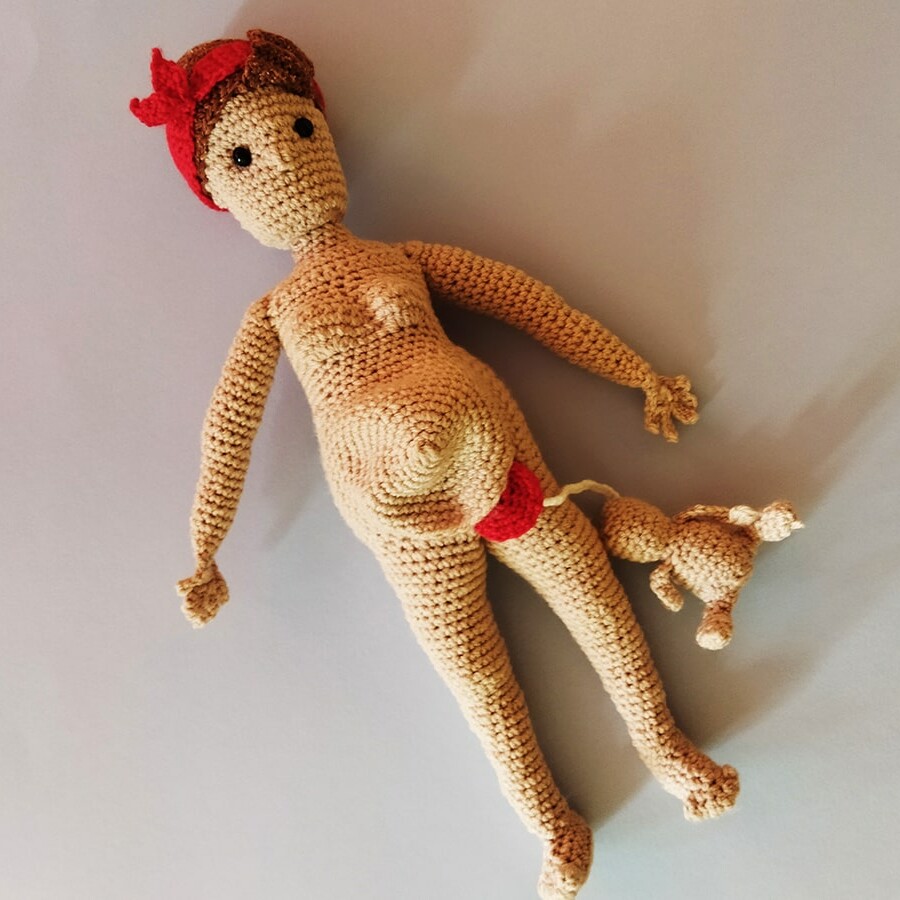 Outils pédagogiques femme enceinte en crochet